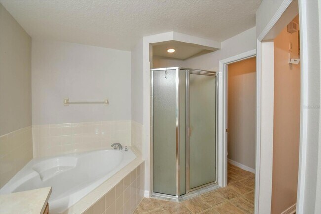 Building Photo - 1094 Bluegrass Dr
