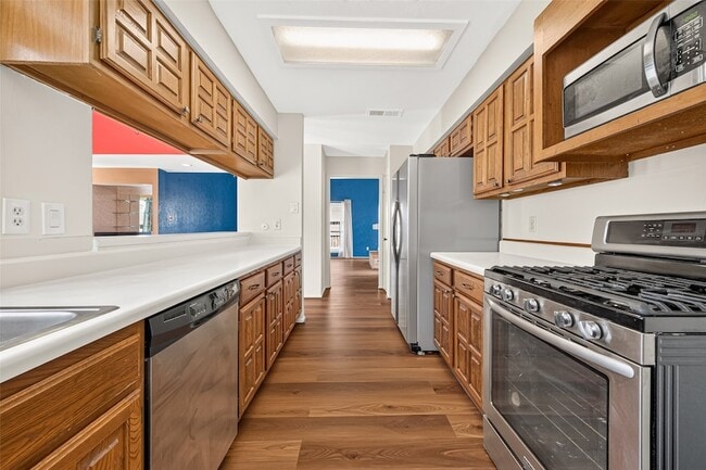 Building Photo - 6138 Gallant Forest Dr