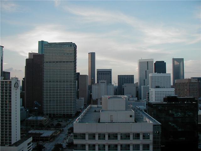 Building Photo - 2016 Main St