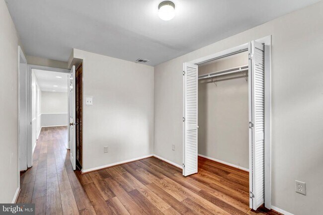 Building Photo - 14715 Lock Dr