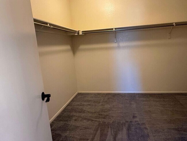 Building Photo - 3103 W Zachary Dr