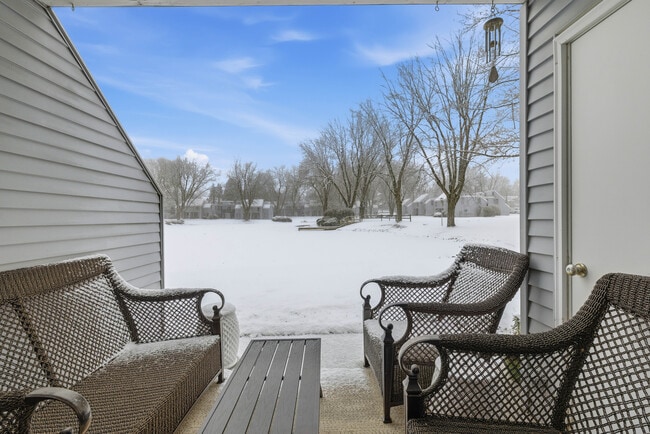 Building Photo - 60 Cinnamon Spring