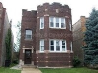 Building Photo - 9016 S Justine St