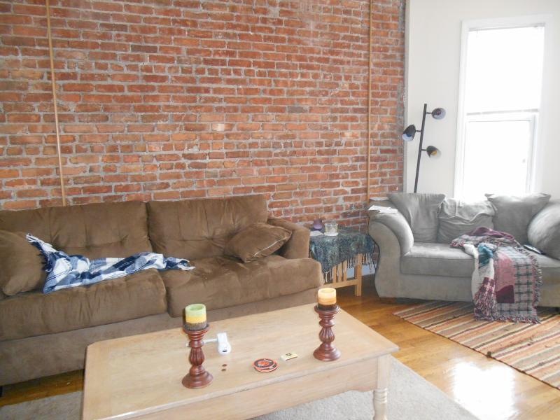 Building Photo - 14 Lorraine Ter