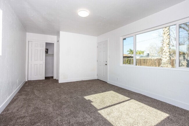 Building Photo - 312 S Myrtle St