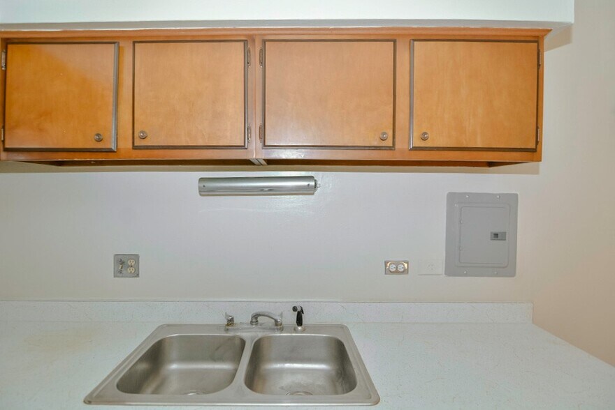 Building Photo - 663 W Wrightwood