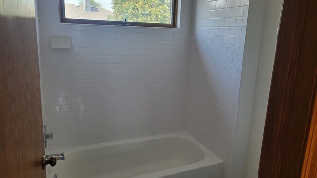 Building Photo - 104 Quail Dr