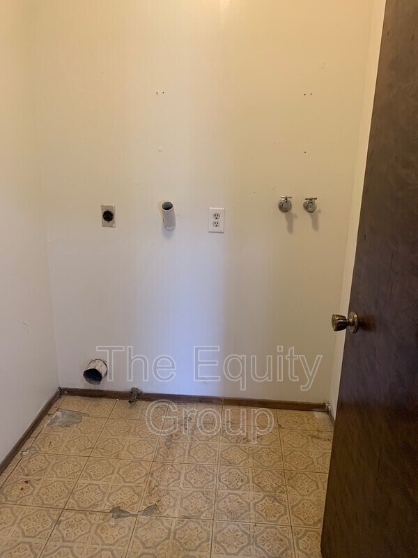 Building Photo - 2532 W Hemlock Ct