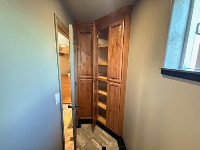 Building Photo - 2-Story Rodeo Home with Beautiful Spacious...