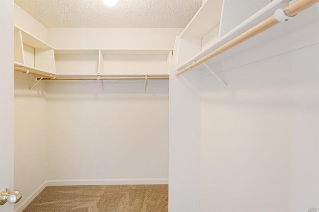 Building Photo - 7 Meridian Cir