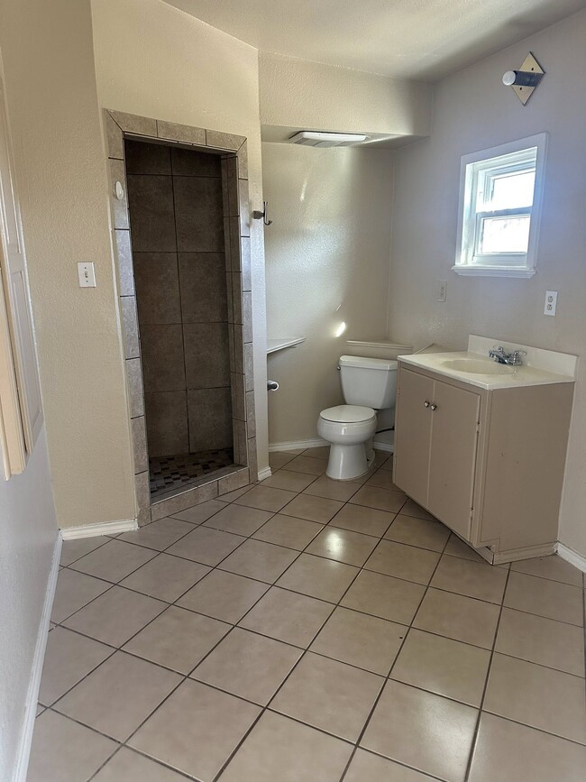 Building Photo - 2608 Cumberland Rd