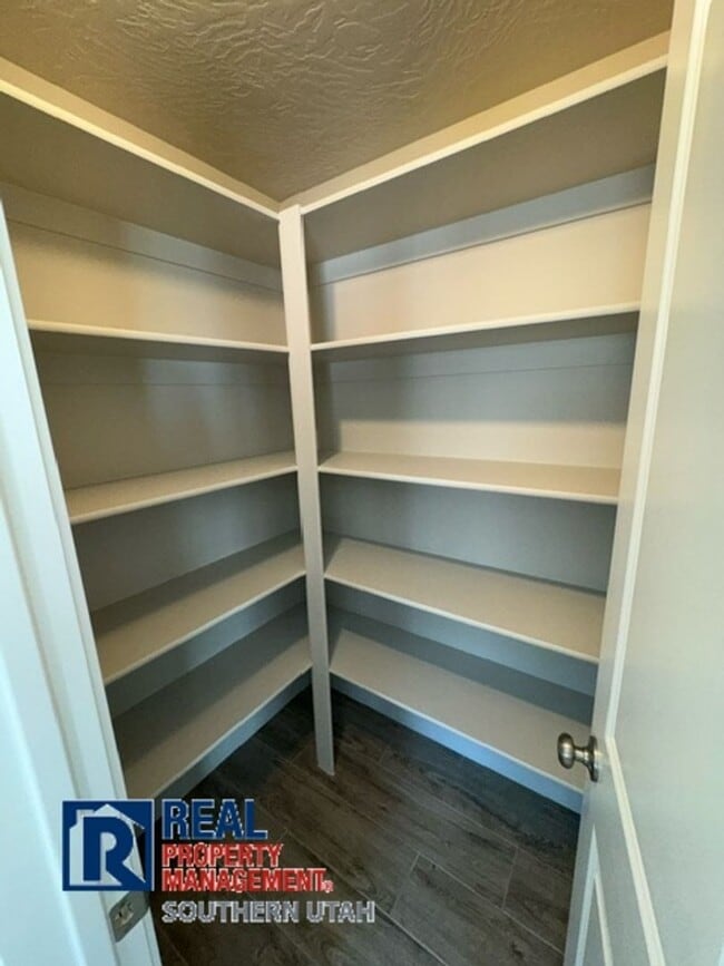 Building Photo - 1042 S 1450 E