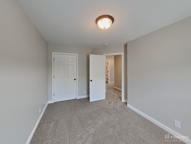 Building Photo - 129 Bonnell Dr