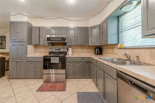 Building Photo - 133 Algarita Rd