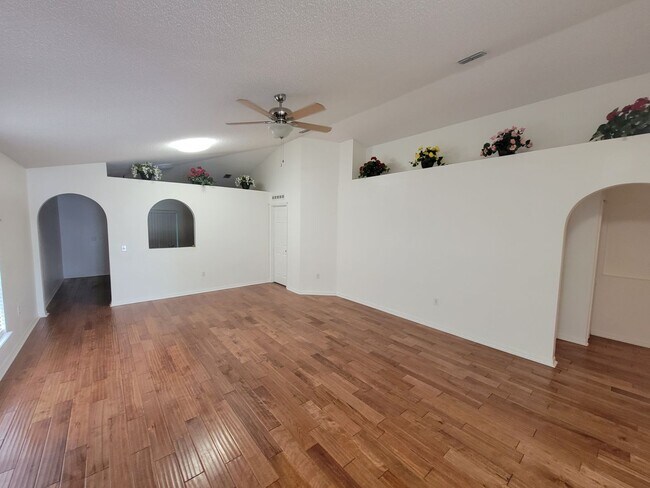 Building Photo - Coming Soon ... Charming 3 Bed/2 Bath Home...