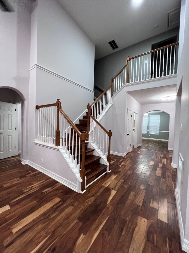 Building Photo - 3629 Pine Valley Dr