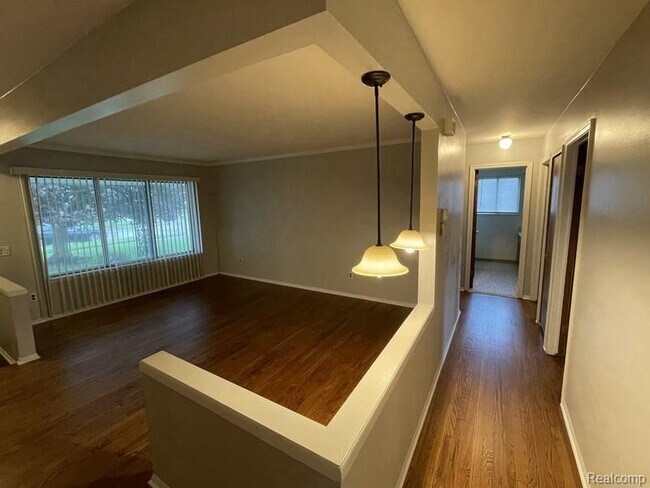 Building Photo - 34660 MacDonald Dr