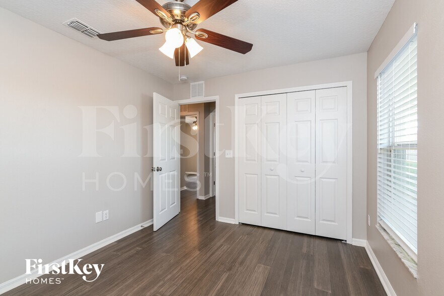 Building Photo - 1118 Windy Bluff Dr