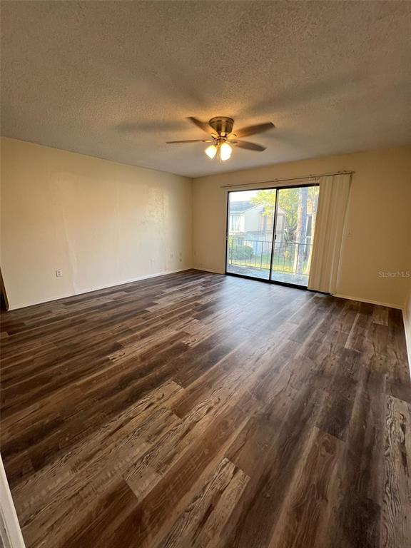 Building Photo - 6043 Village Cir S