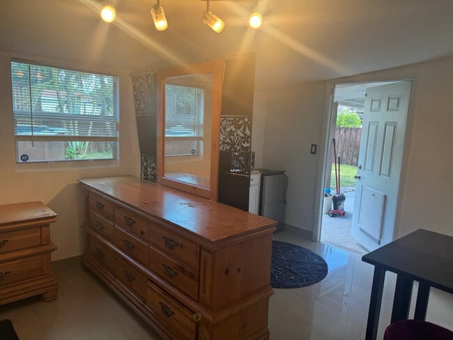 Building Photo - 1621 N 71st Ave