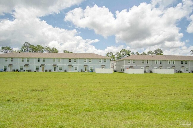 Building Photo - 1538 Iroquois Ct