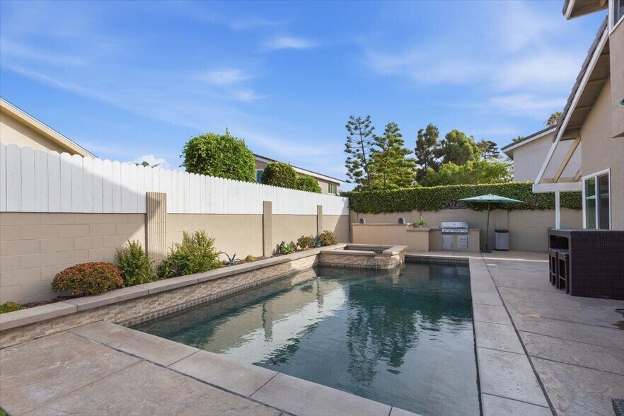 Building Photo - 3816 Mistral Dr