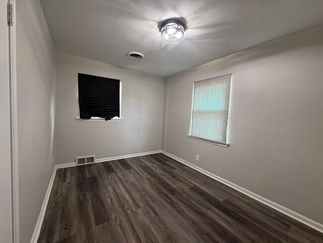Building Photo - 1037 Keystone Dr