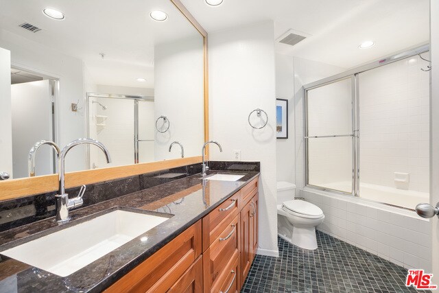 Building Photo - 245 Main St