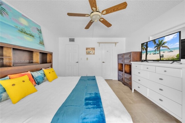 Building Photo - 601 Three Islands Boulevard