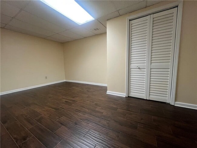 Building Photo - 3125 Brownwood Dr