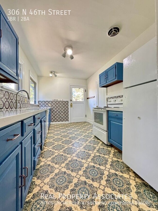 Building Photo - 306 N 46th St