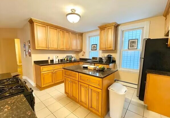 Building Photo - 6 Eldora St