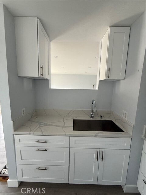 Building Photo - 822 E Lomita Ave