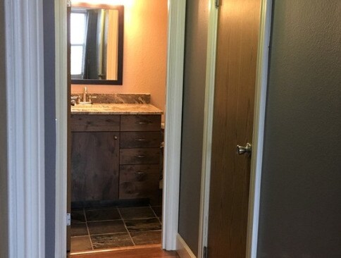 Master bath, walk-in closet - 601 W 11th Ave