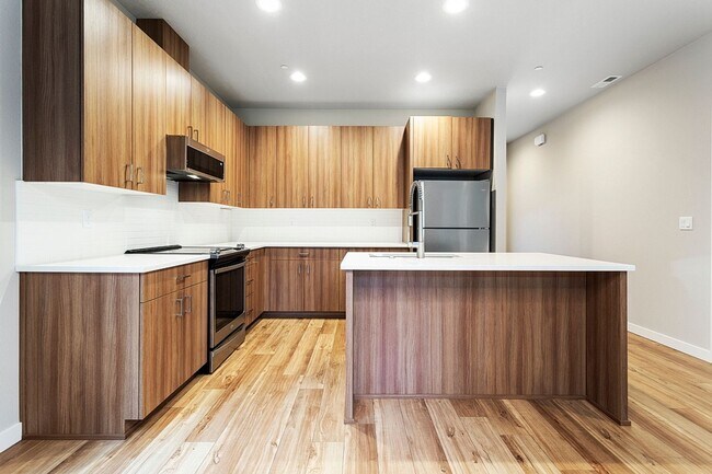 Building Photo - Like New!  Upgraded finishes Throughout!  ...
