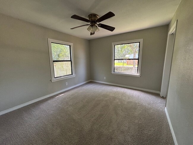 Building Photo - Lovely 3 Bedroom 1 Bathroom Home For Rent