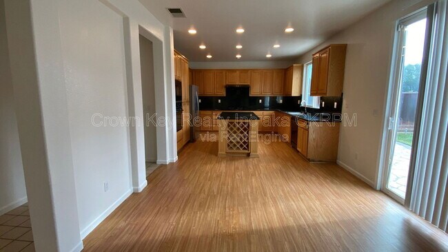 Building Photo - 2978 Jackson Ave