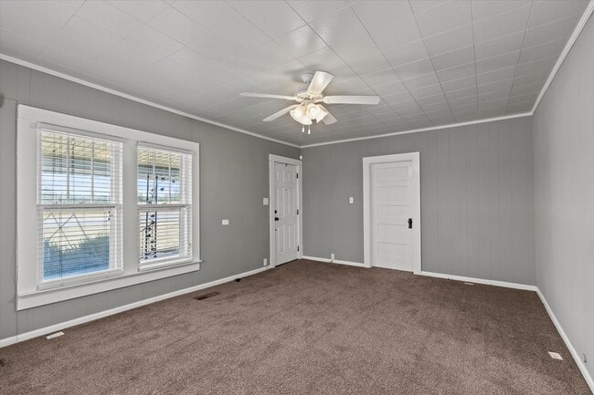 Building Photo - Charming Farmhouse on the West Side of Ath...