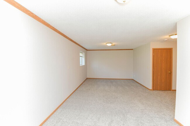 Building Photo - 4405 W Antelope Dr