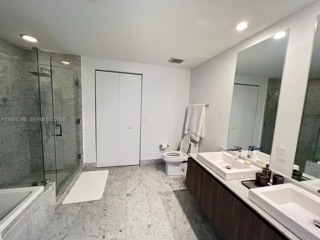 Building Photo - 801 S Miami Ave