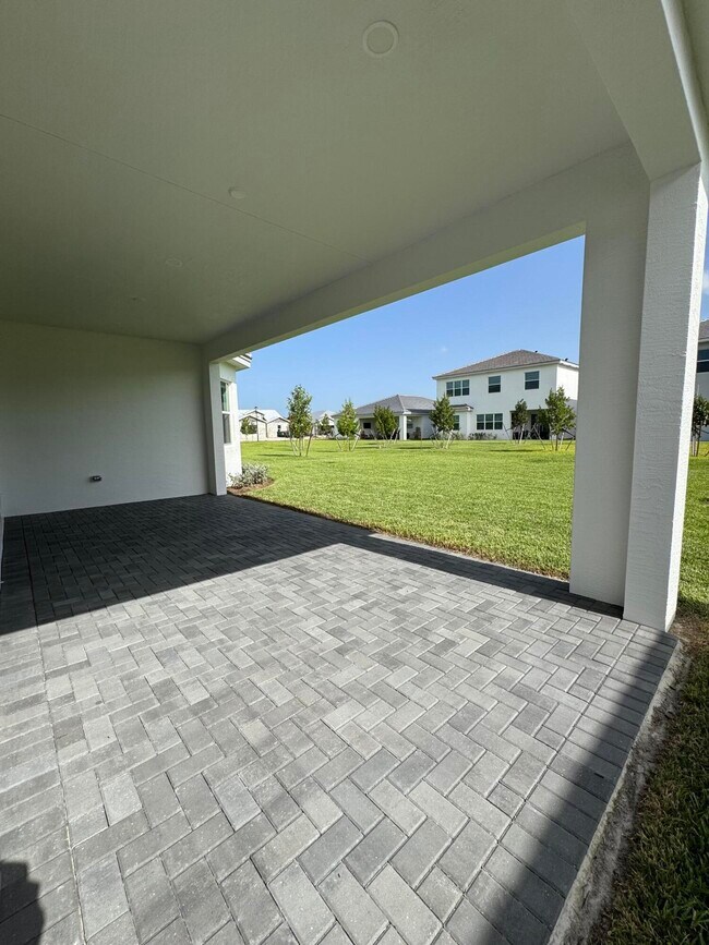 Building Photo - 14212 Spruce Pne Dr
