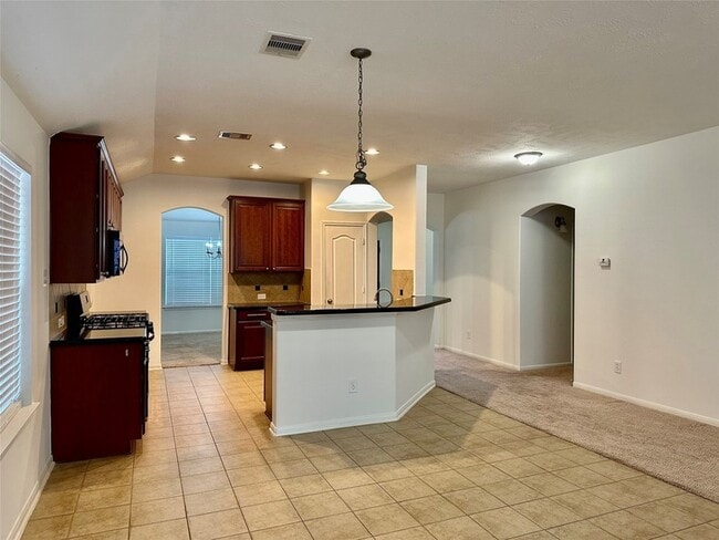 Building Photo - 30415 Deleon Fields Dr