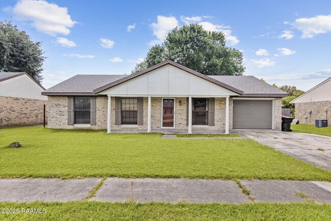 Primary Photo - 209 Titan Dr
