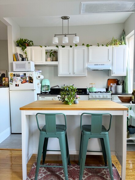 Building Photo - 1185 Commonwealth Ave