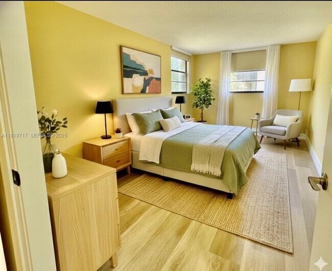 Building Photo - 10985 SW 107th St