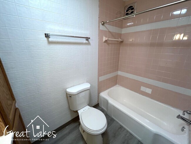 Building Photo - Lovely 3 Bedroom 1 Bathroom now available for rent