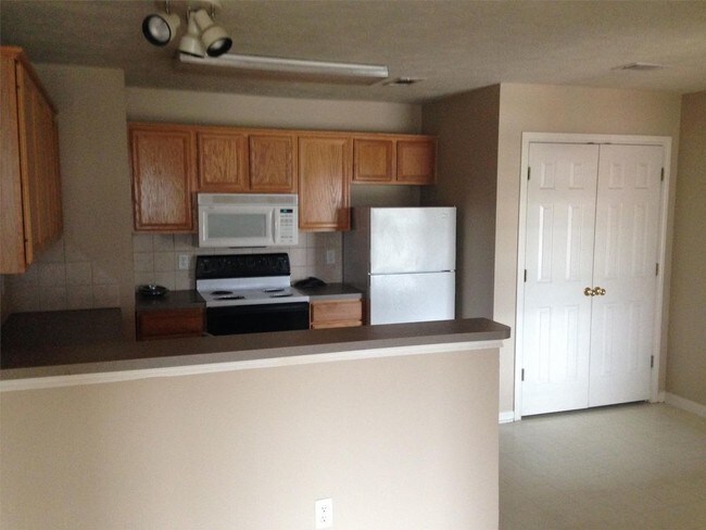 Building Photo - 100 Deacon Dr