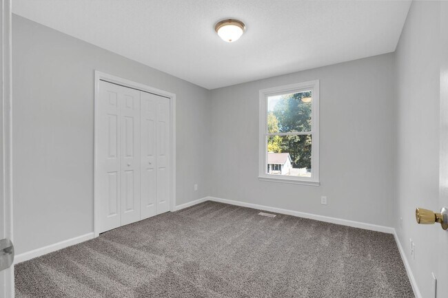 Building Photo - 2270 Ermine Dr