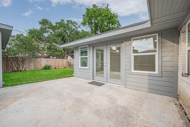 Building Photo - 8314 Burning Hills Dr
