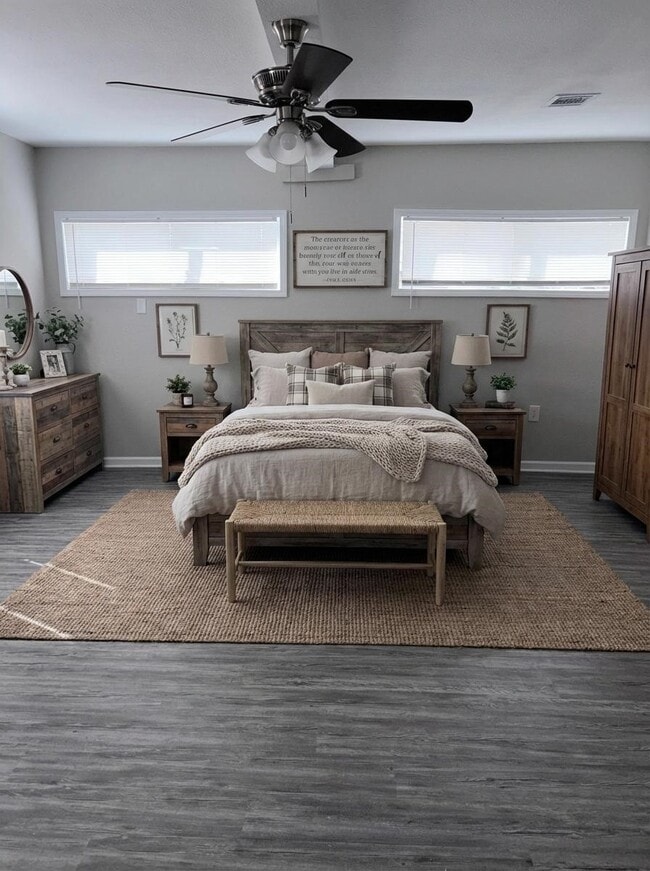 Building Photo - 3700 4th St